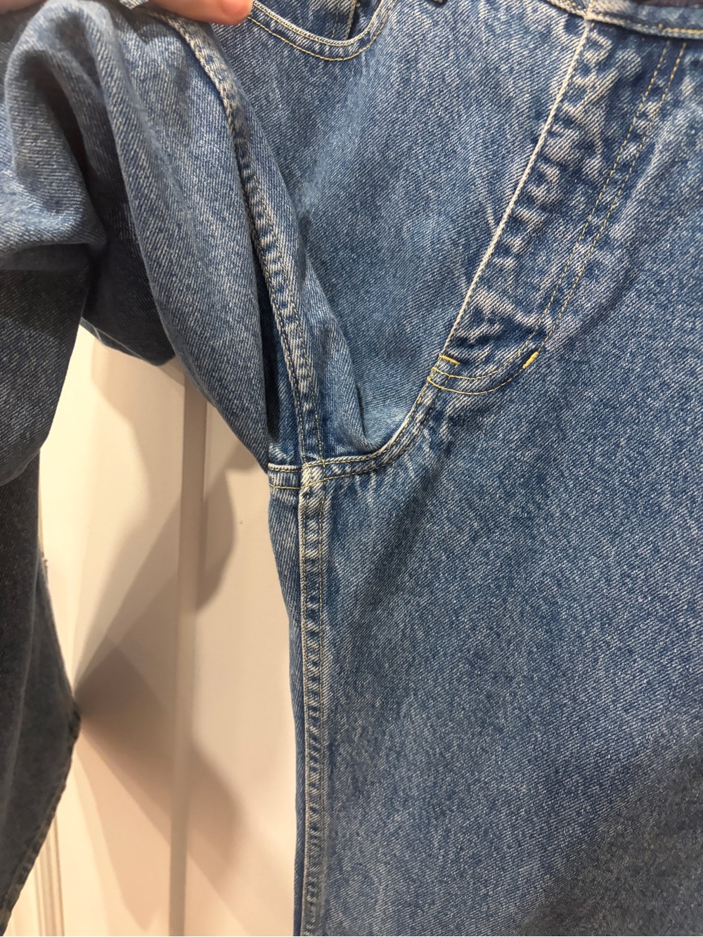 Tommy Hilfiger women’s Straight Blue Denim Jeans with Red Waistband Accent - Picture 6 of 14